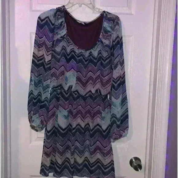 SPEECHLESS Chevron dress size L - Picture 2 of 5